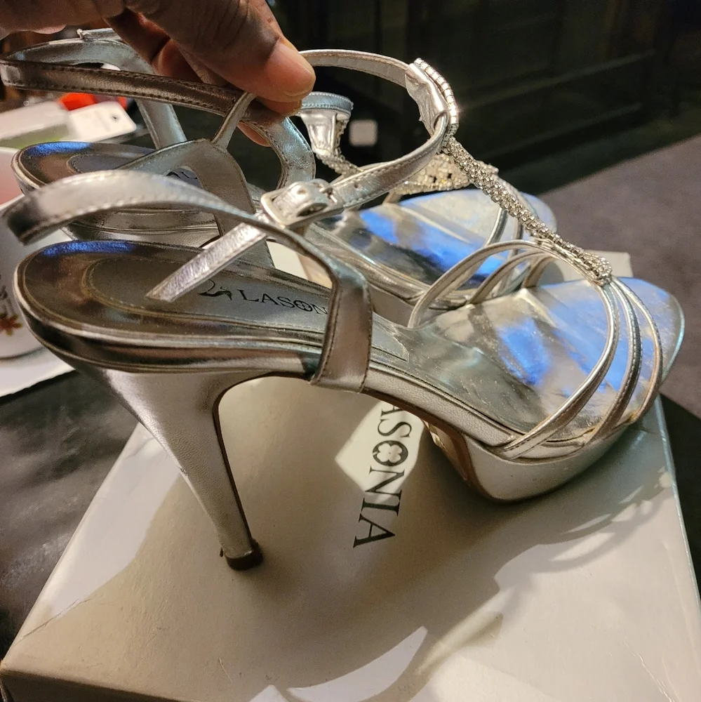 Laconia silver metalic